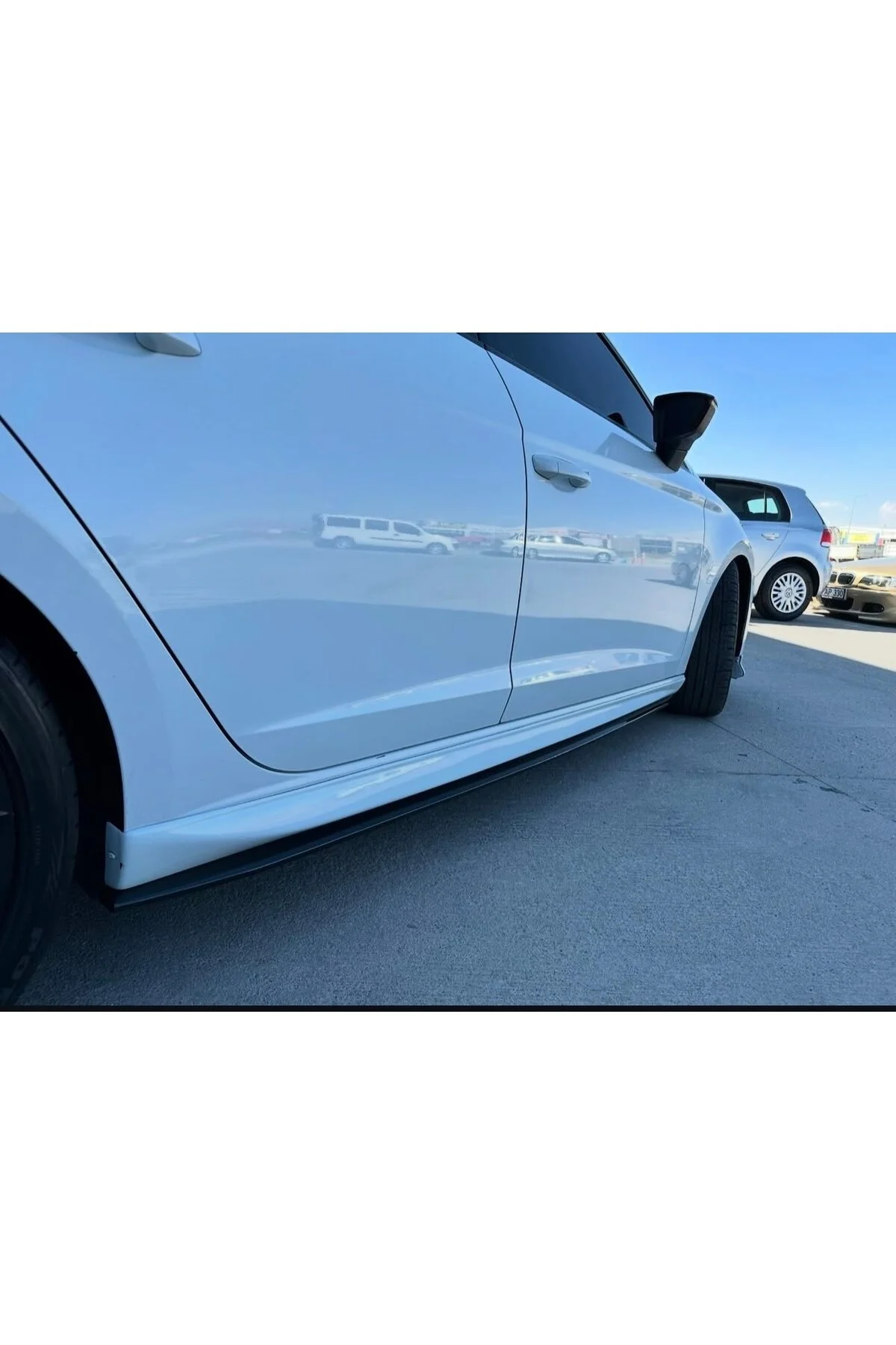 DEMİRTUNİNG Seat Leon Mk3 Mk3,5 Aero Marşpiyel Beyaz Boyalı Lb9a Şeker Beyazı Yan Etek Bodykit Fiber