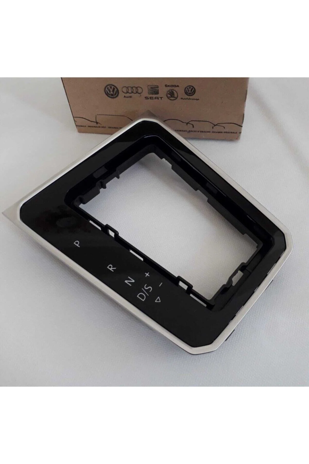 Fabrikasyon Passat B8 Otomatik Vites Taban Çerçevesi (Oem) 3g1713203