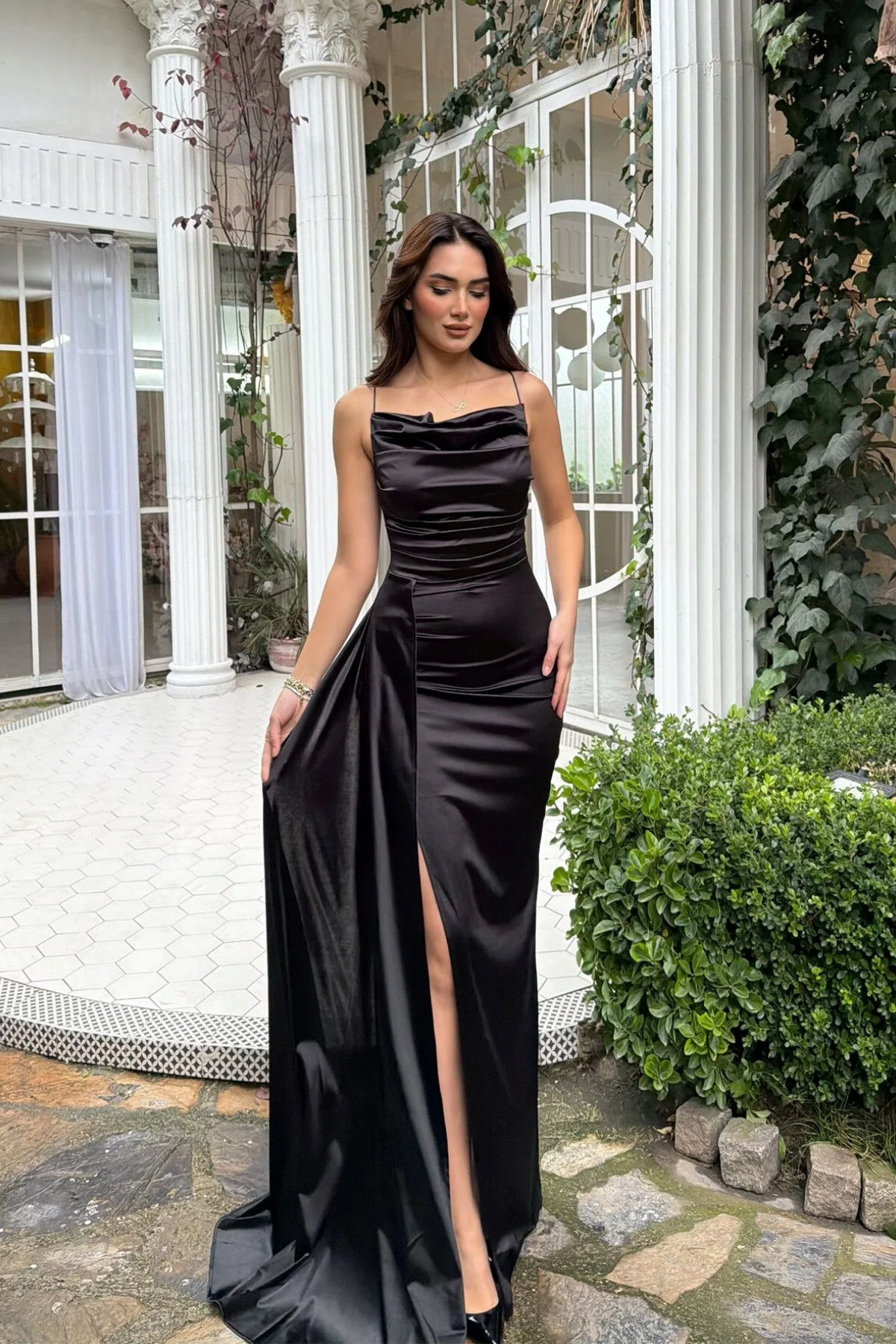 Mekafashion Allyso Degaje Yaka Yırtmaçlı Siyah Abiye