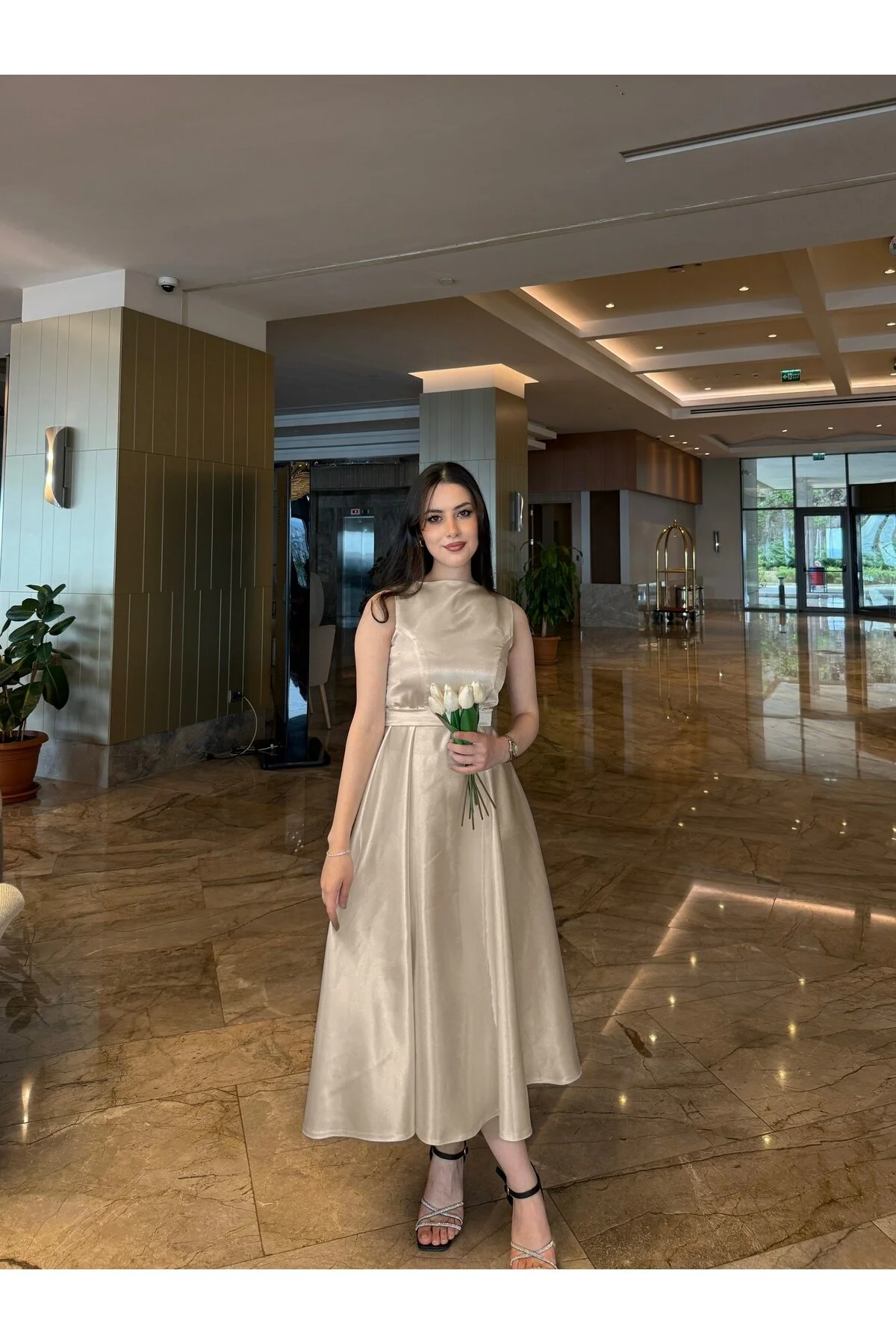 Sheeny Elya Gold Bej Midi Boy Kolsuz Saten Abiye Elbise