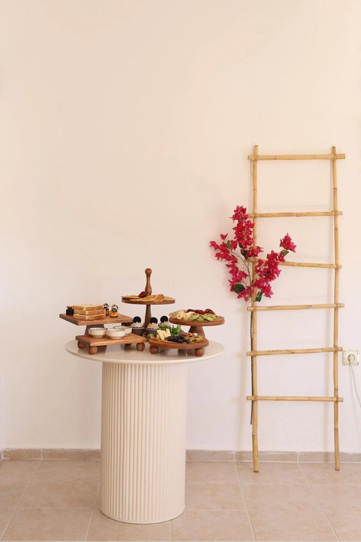 Genel Markalar 5li 2 Katlı Kek Standı, 25 Cm Pastalık, 25 Cm Risus, 17x25 Risus,25x25 Piramit Ahşap Çeyiz Seti