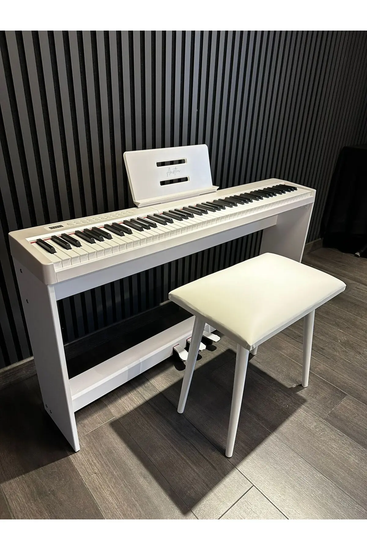 AUSTIN Beyaz Digital Piyano Hassasiyetli 88 Dolgu Tuş 3 Pedal Tabure Kulaklık Dahil