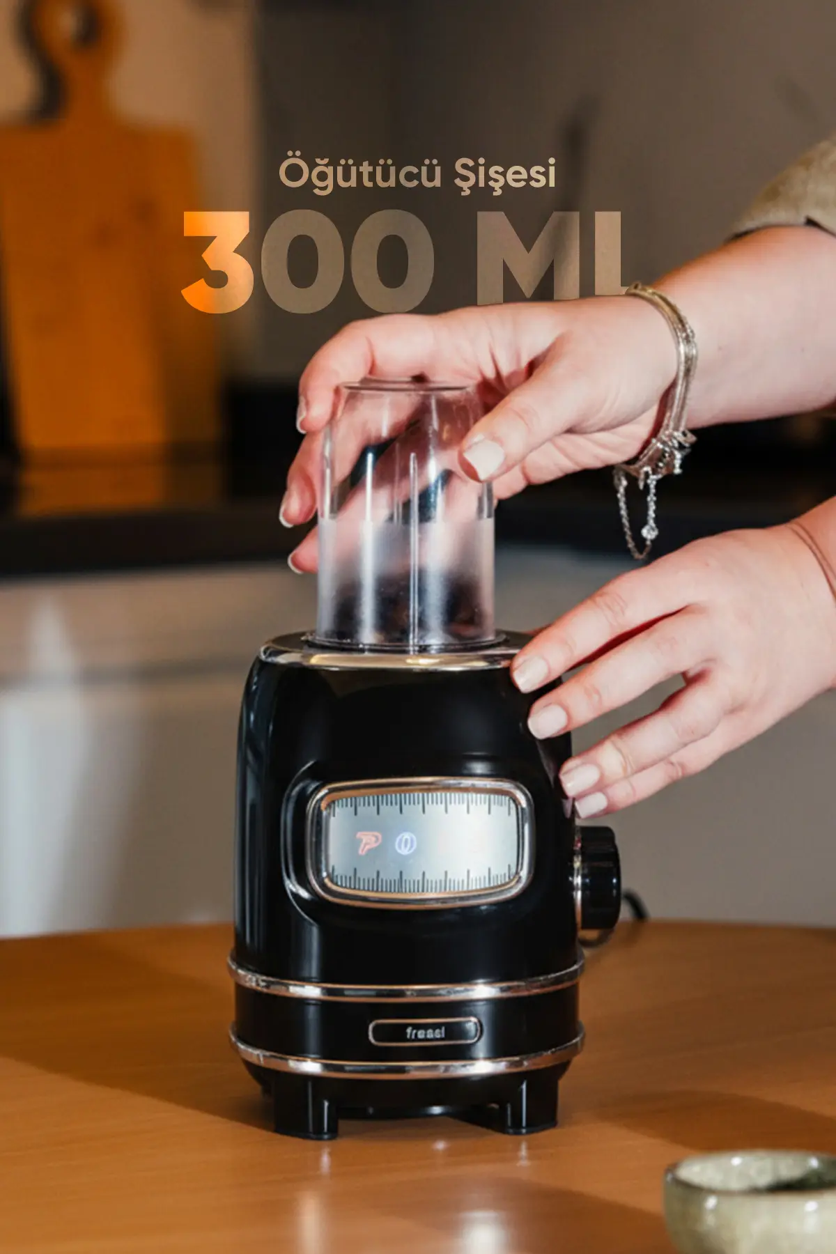 Fressi Kişisel Blender Seti Öğütücülü Smoothie Şişeli Blender 1,0 Litre Blendir Seti FR-BL01 Retroblend