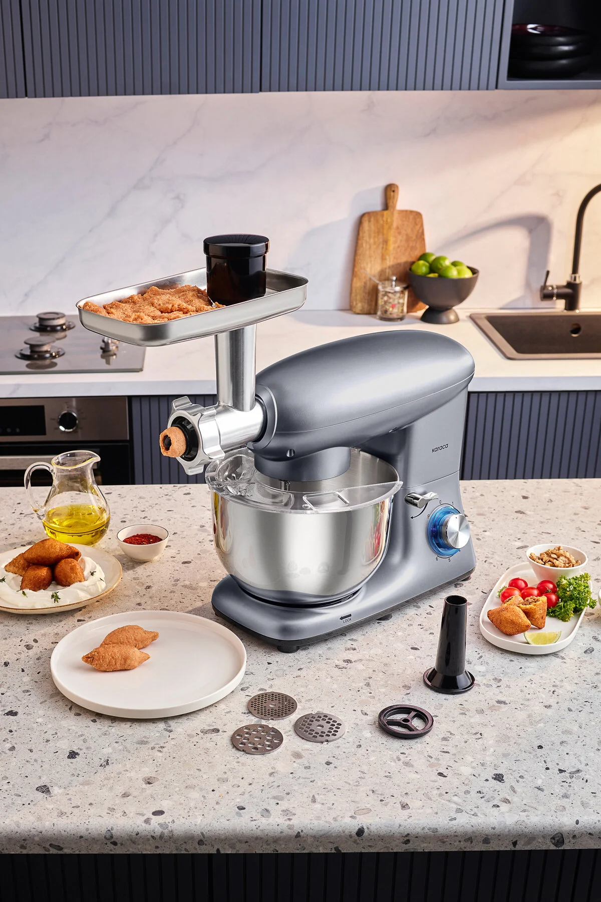 Karaca Multichef Stand Mikser Mutfak Şefi 1900w 5,5lt (KIYMA ÇEKME SUCUK-SOSİS İÇLİ KÖFTE APARATLI)