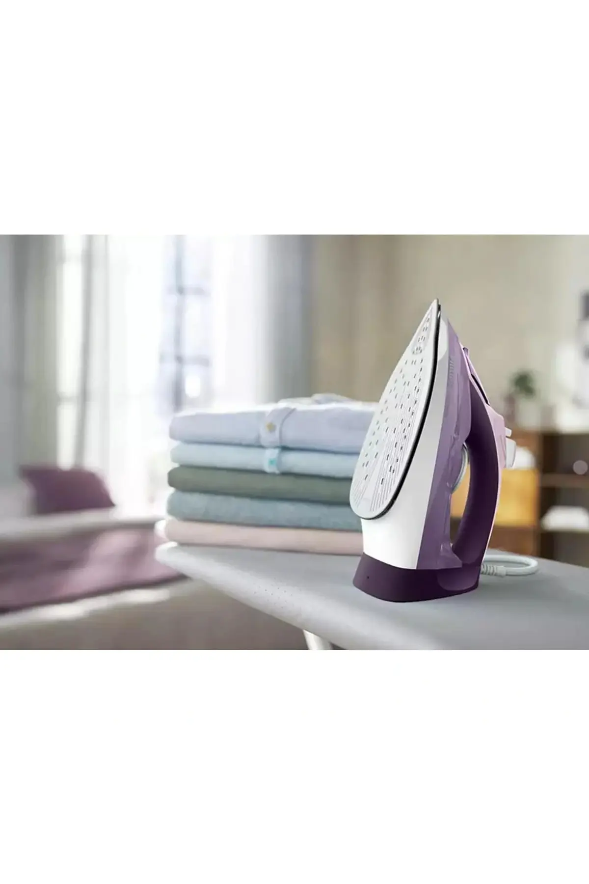 Philips 5000 Serisi Buharlı Ütü 2400W, 180g Şok Buhar, SteamGlide, 40g/dk Sürekli Buhar, DST5020/30