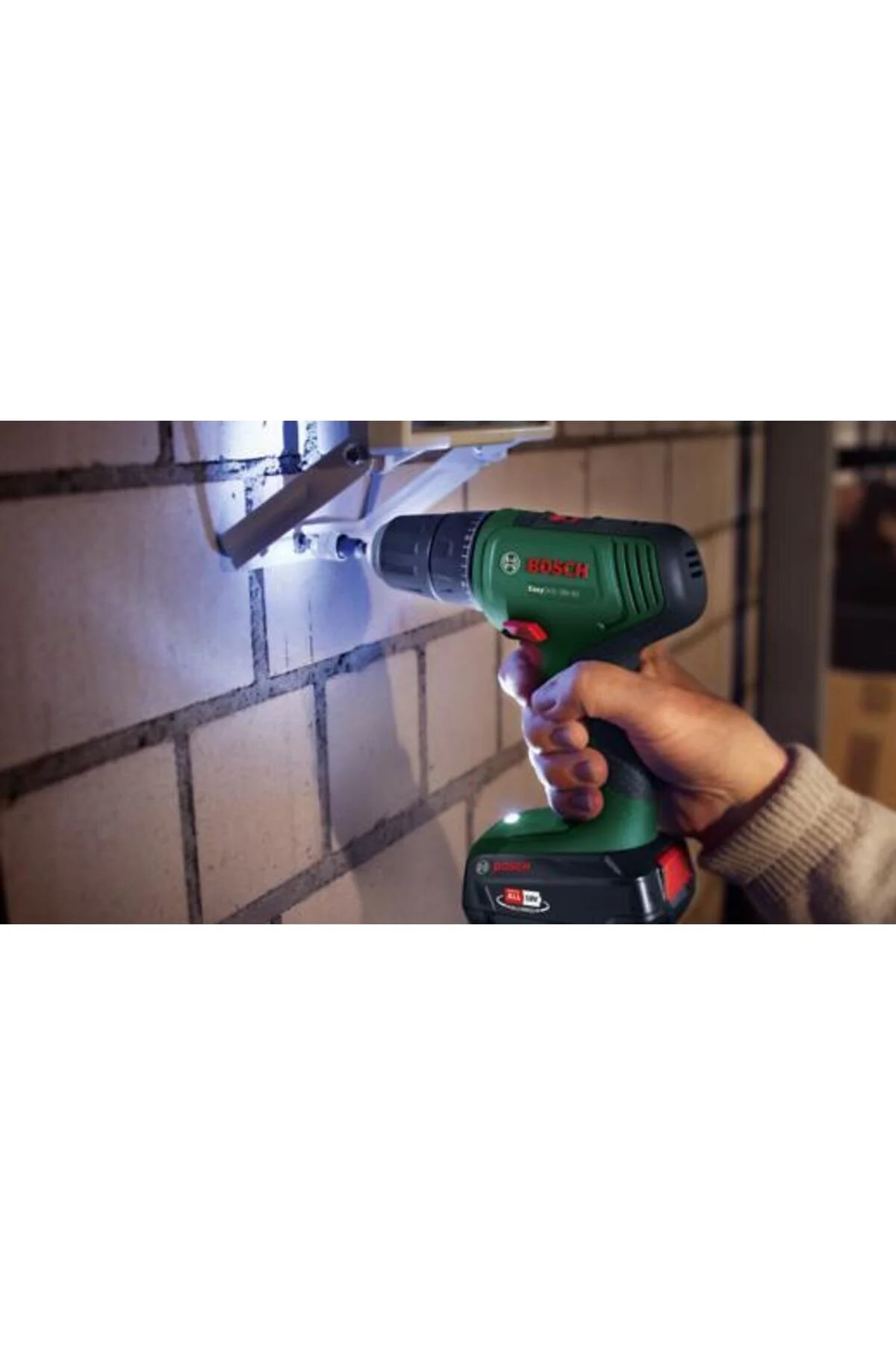 Bosch UniversalImpact Akülü Darbeli Matkap (2x 1.5Ah)+210 Aksesuar 06039D4107