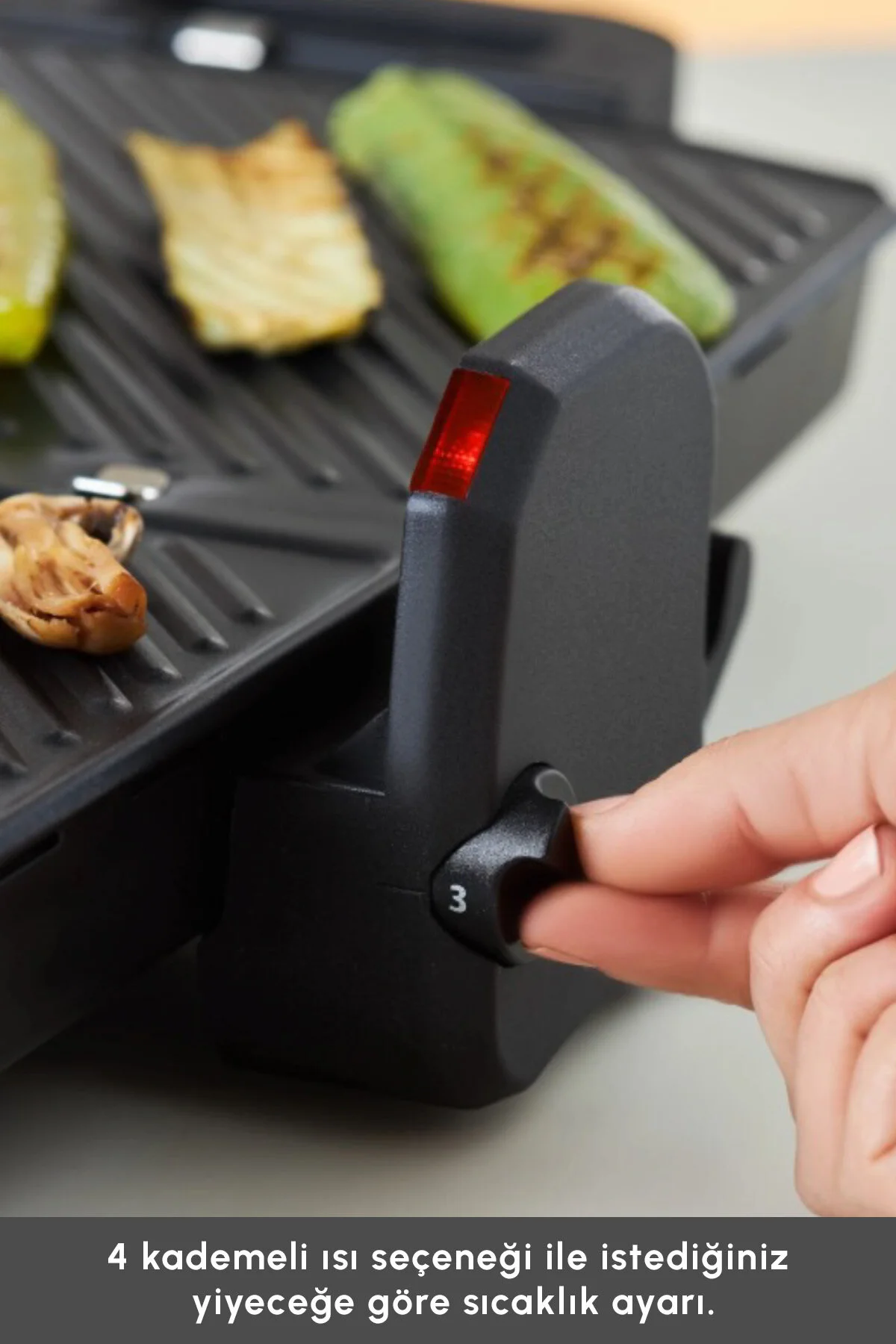 Emsan Future Essential Tost Makinesi Matte Black 1800 W 4 Dilim Kapasiteli