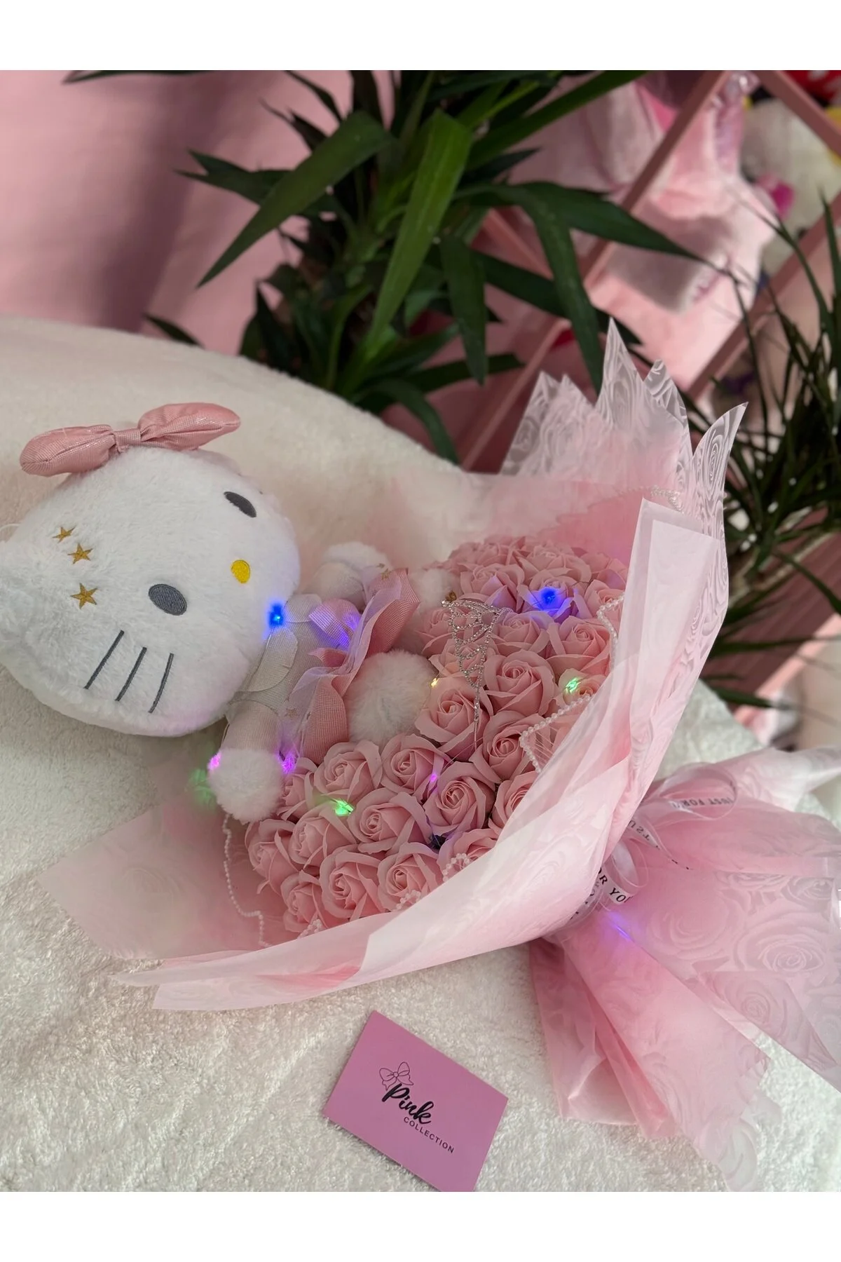 pink collection Hello Kitty led ışıklı buket